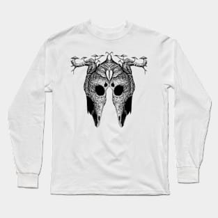 fungus on a goat's skull Long Sleeve T-Shirt